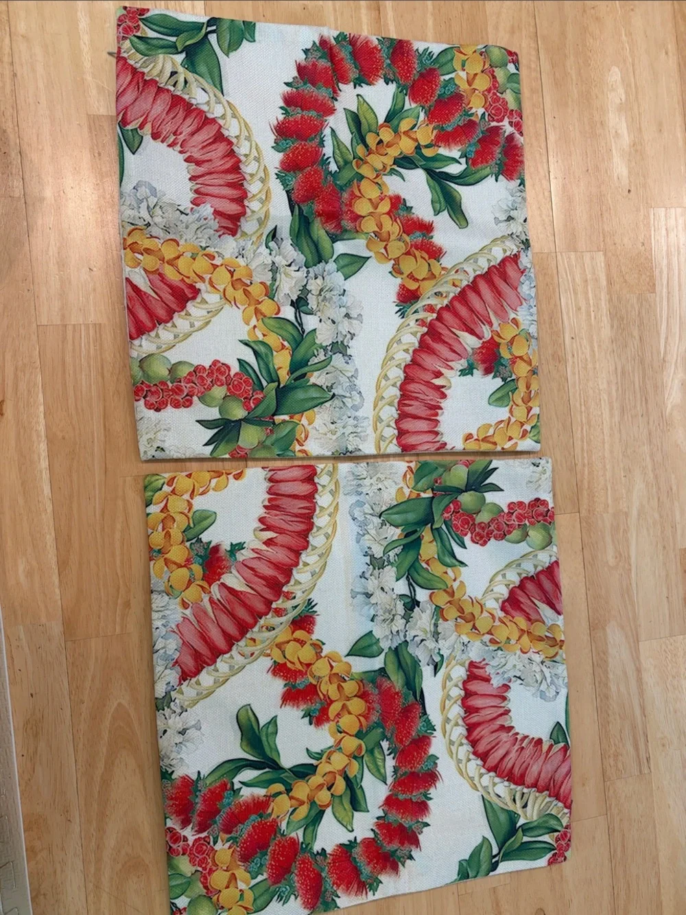 NWOT Floral lei decorative pillow covers